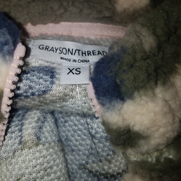 SOLD Women's Size XS Juniors Weekend Fleece Shirt - Picture 9 of 10